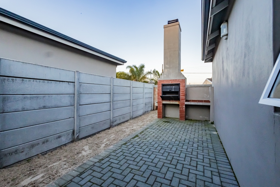 3 Bedroom Property for Sale in Windsor Park Estate Western Cape